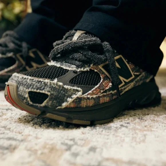 JFG 2010 “Hand-Me-Downs” New Balance Sneakers in Black and Gray - Picture 2 of 3